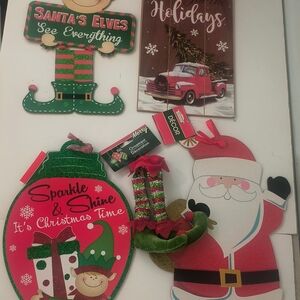 Festive Holiday Wall Decor Set - Green, Red, White